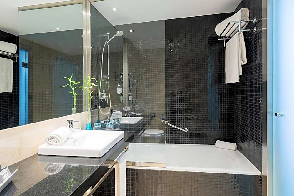 Hotel Cádiz Paseo del Mar Affiliated by Meliá