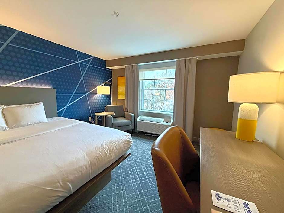 Comfort Inn & Suites Sturbridge-Brimfield