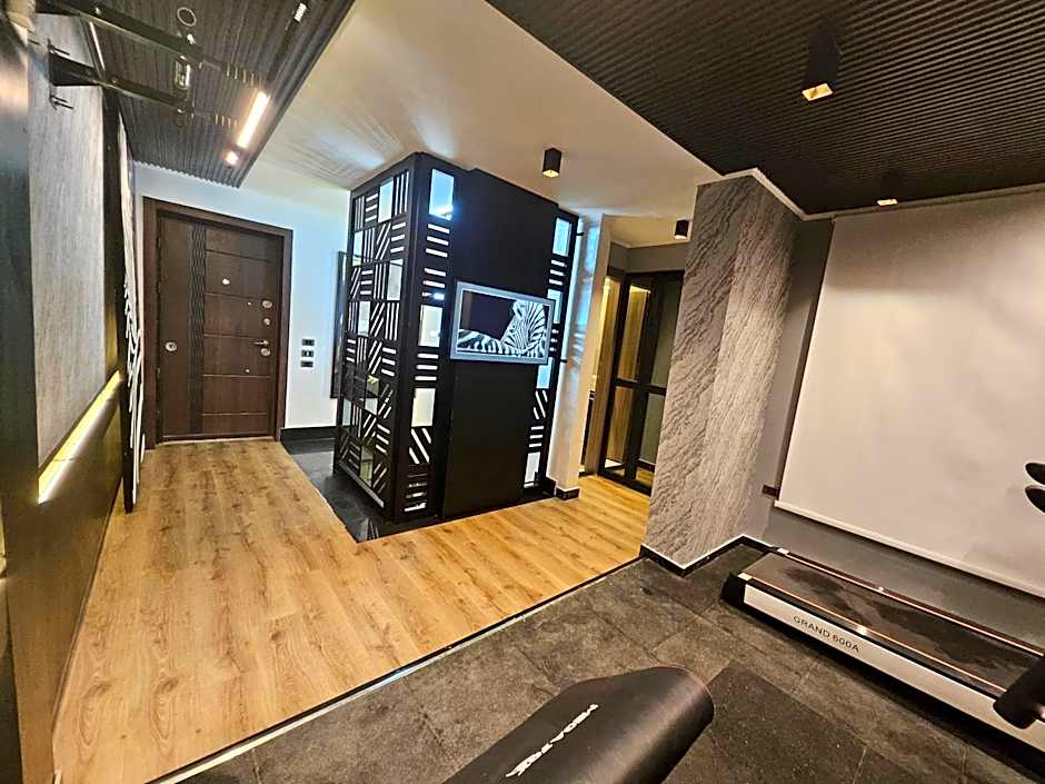 New Cairo's Poolside Oasis