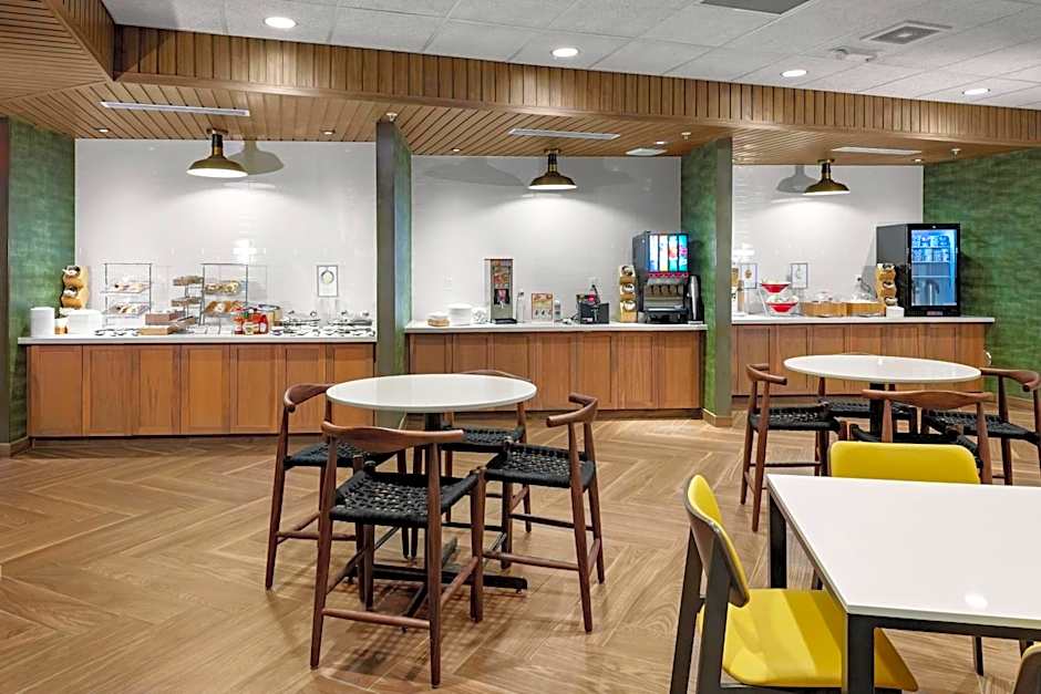 Fairfield Inn & Suites by Marriott Port Clinton Waterfront
