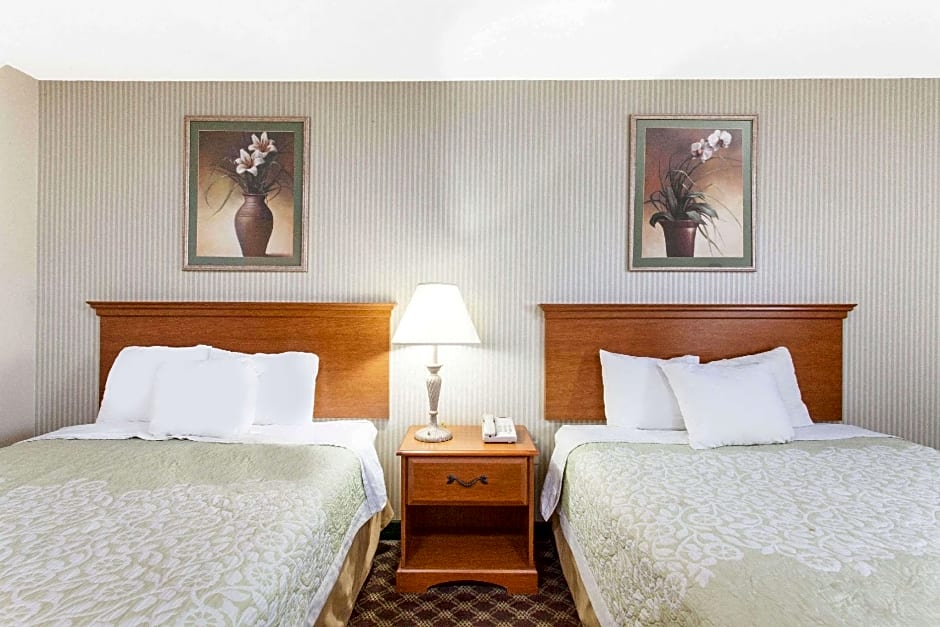 Days Inn & Suites by Wyndham Seaford