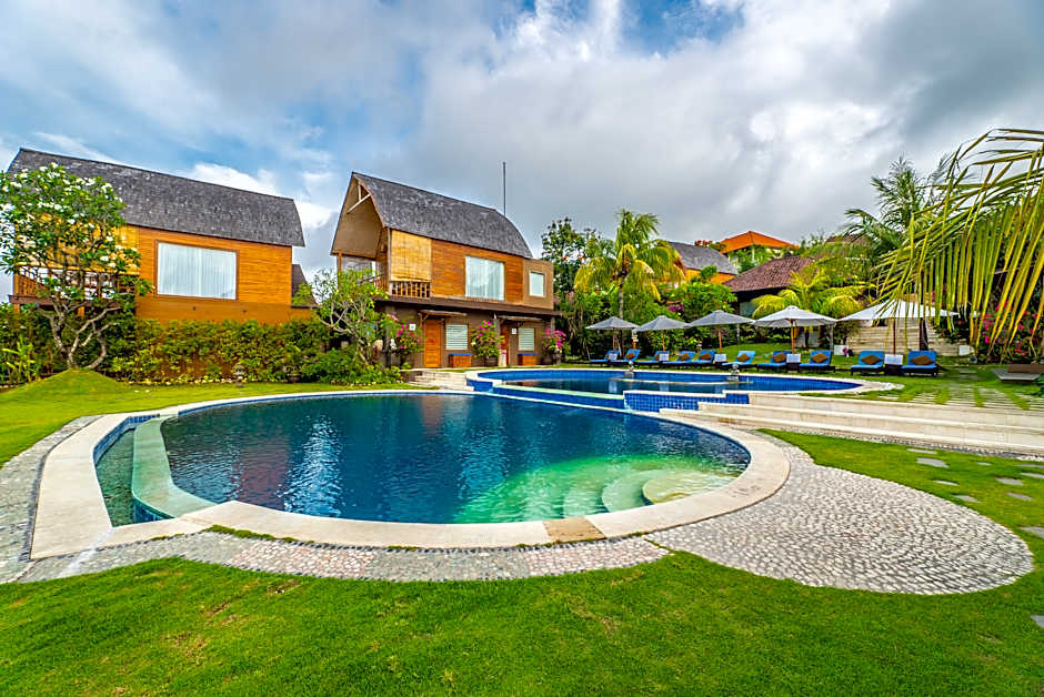 De Sapphire Cliff Villa by Danapati