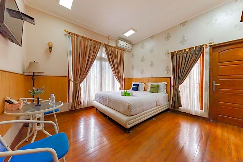 Urbanview Hotel Villa Surya Bandung