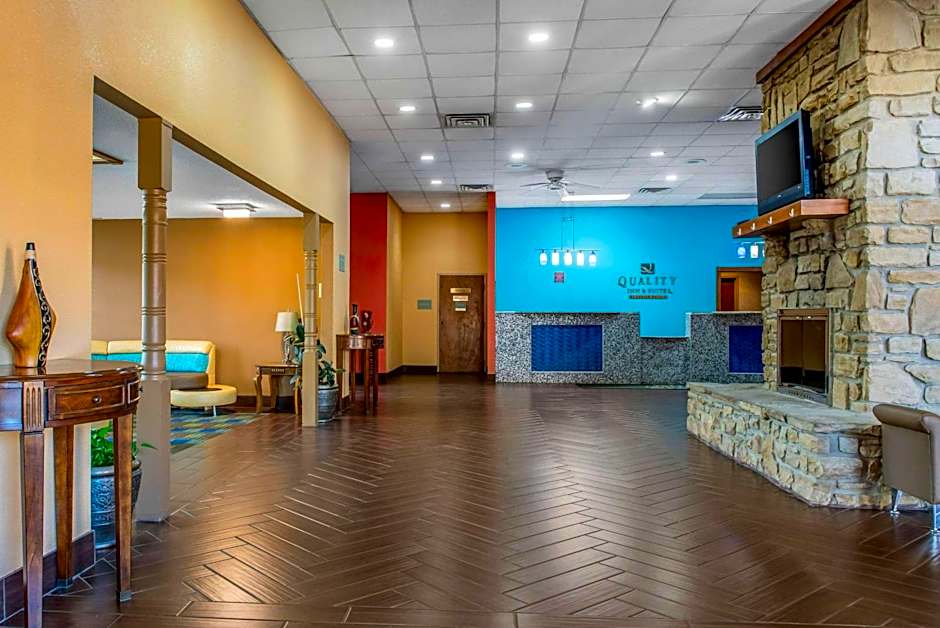 Quality Inn & Suites Bedford West