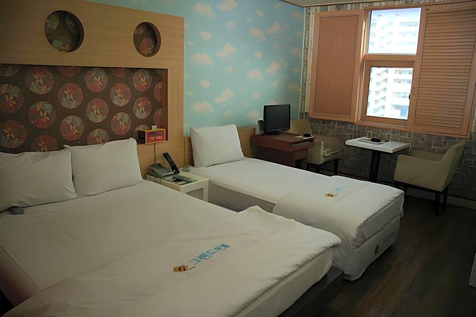 New Grand Hotel