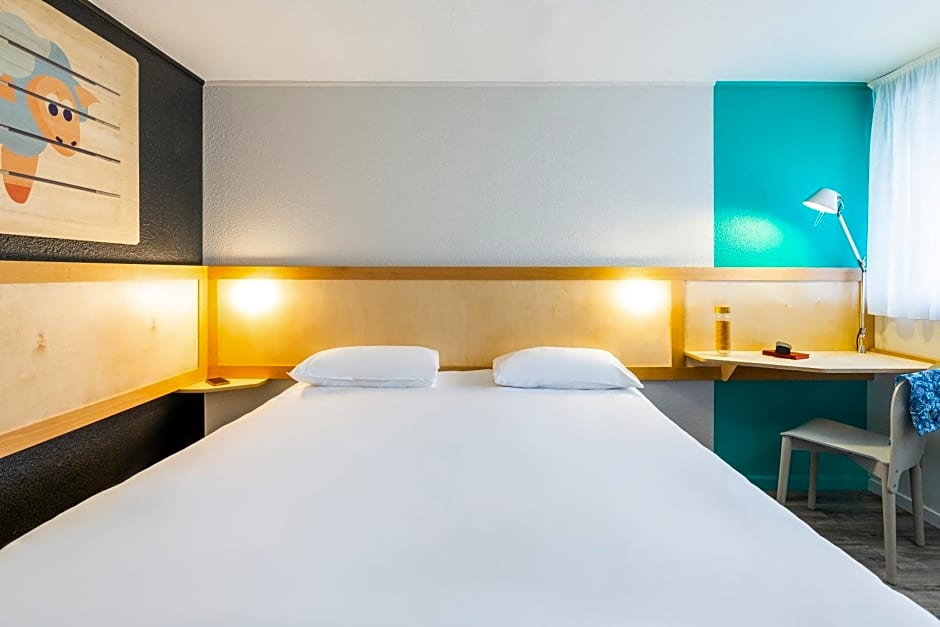 greet hotel restaurant Angouleme Ouest