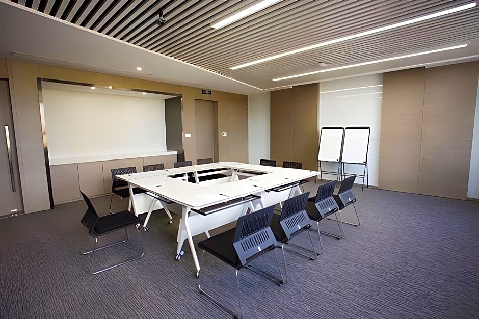 Holiday Inn Express Chifeng Hongshan By IHG