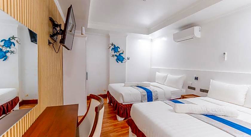 Santiago Cove Hotel and Restaurant