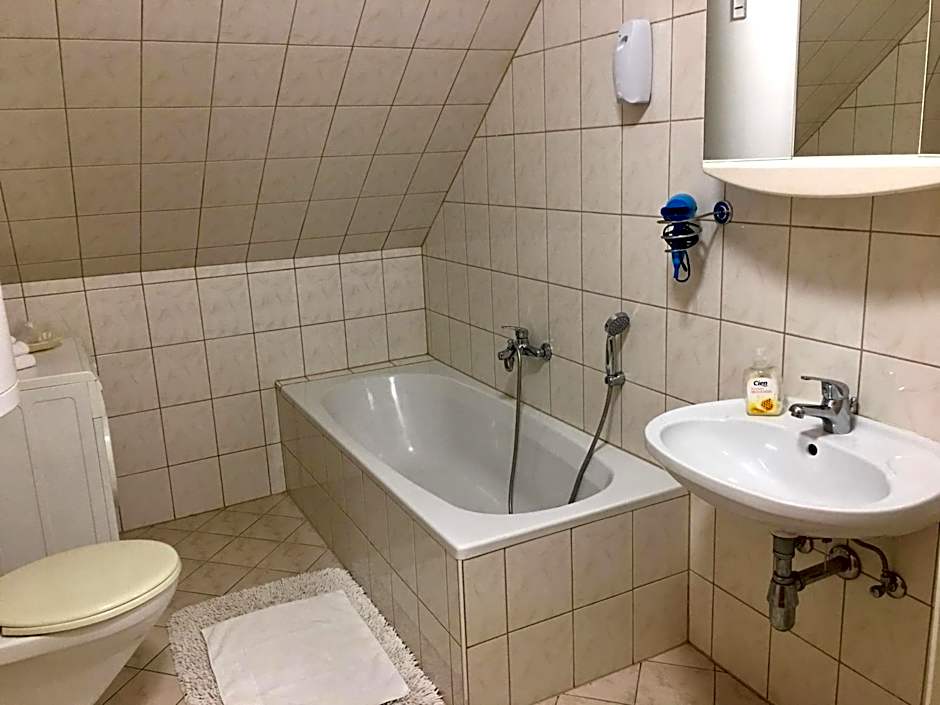 Gösser BACHGASSLHOF -- Bed and Breakfast -- Apartments