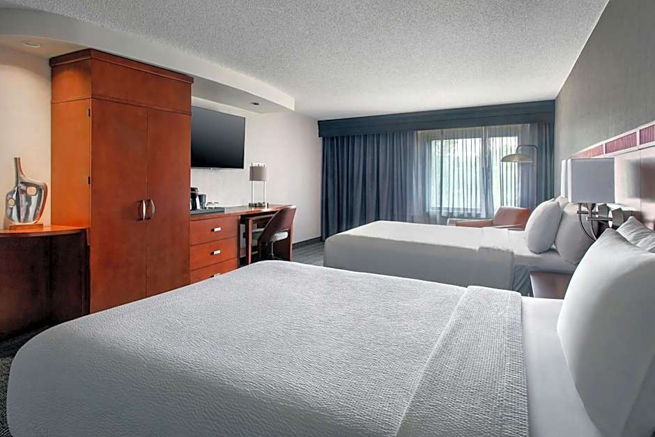 Superior 2 Queen Beds — 4 fotoğraftan 1. fotoğraf