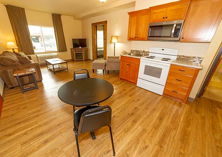 Clatskanie River Inn