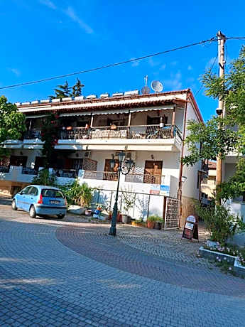 HOTEL AGNI -ENOIKIAZOMENA DIAMERIZMATA