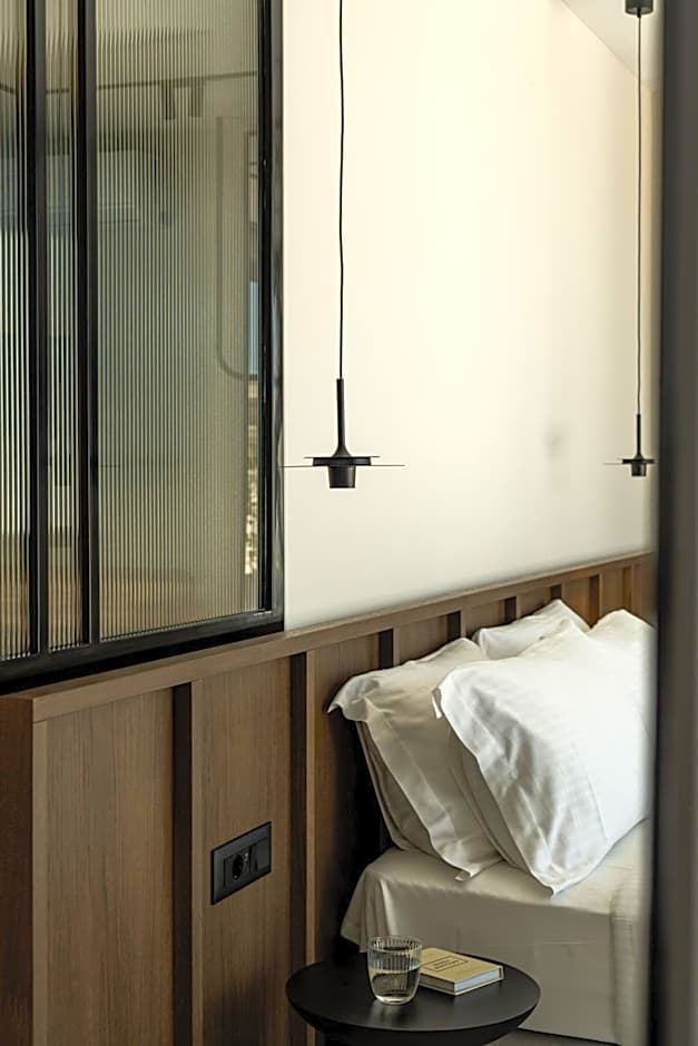 Thelèsi Apartments, 100m from the beach