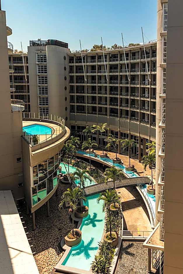 Stunning Sails on Point G403