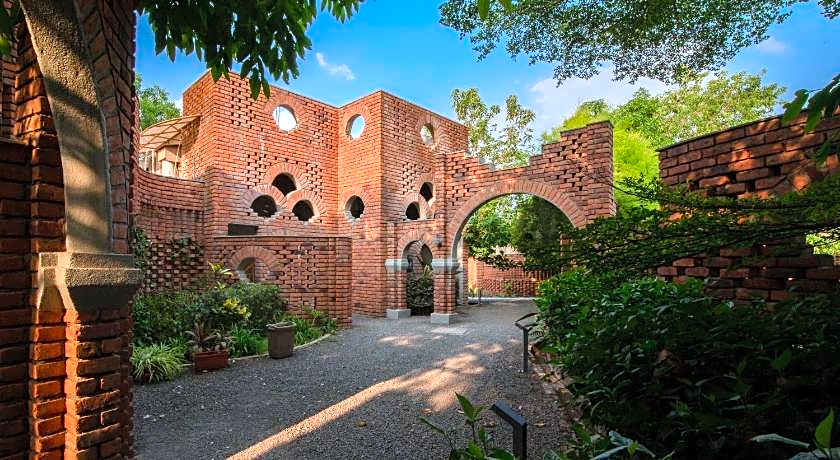 Saj By The Lake - Malshej Ghat Hotel