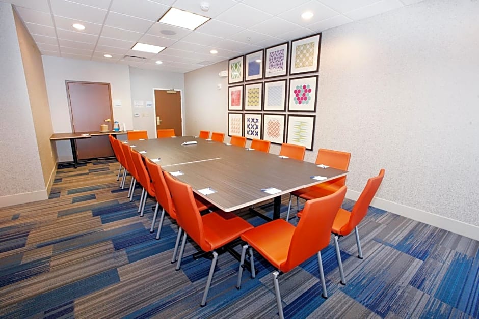 Holiday Inn Express Hotel & Suites Bethlehem Airport/Allentown area By IHG