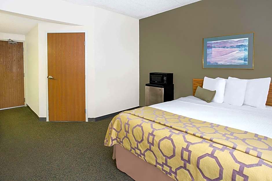 Baymont by Wyndham Janesville