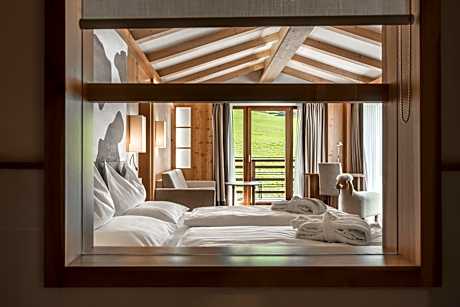 Two-Bedroom Suite with Balcony and Mountain View