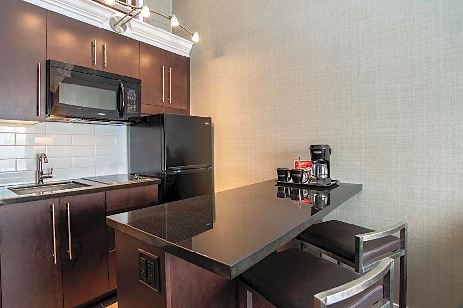 Sandman Vancouver Airport