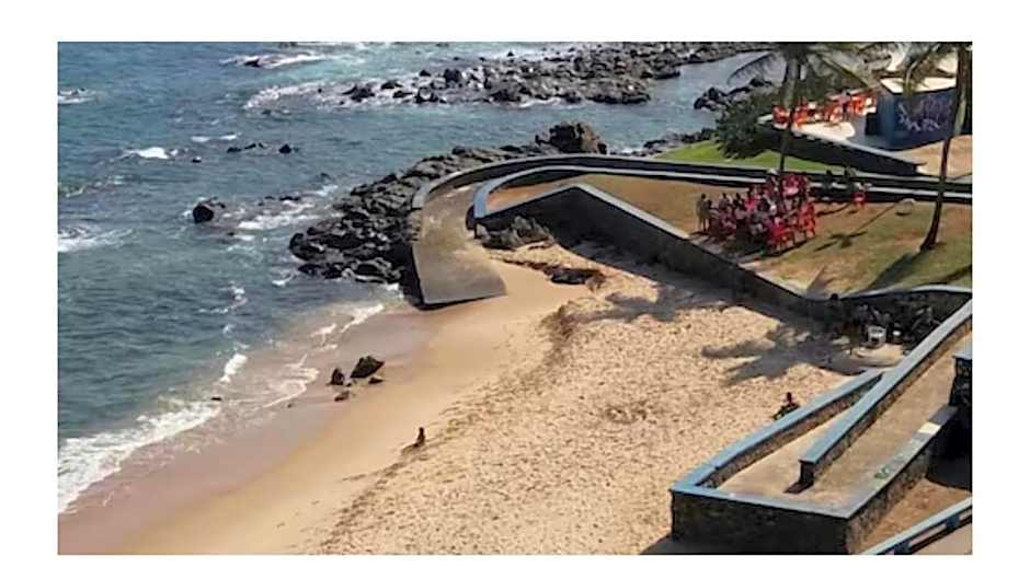 Apartamento inteiro frente ao mar de ondina