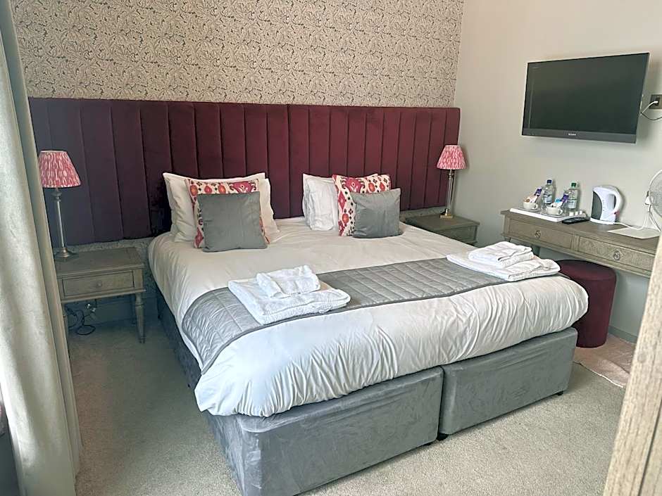 The Ancient Gatehouse & Rugantino Restaurant