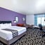 La Quinta Inn & Suites by Wyndham Bowling Green