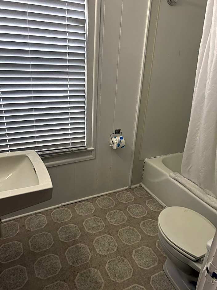 The Admiral Hotel/Motel