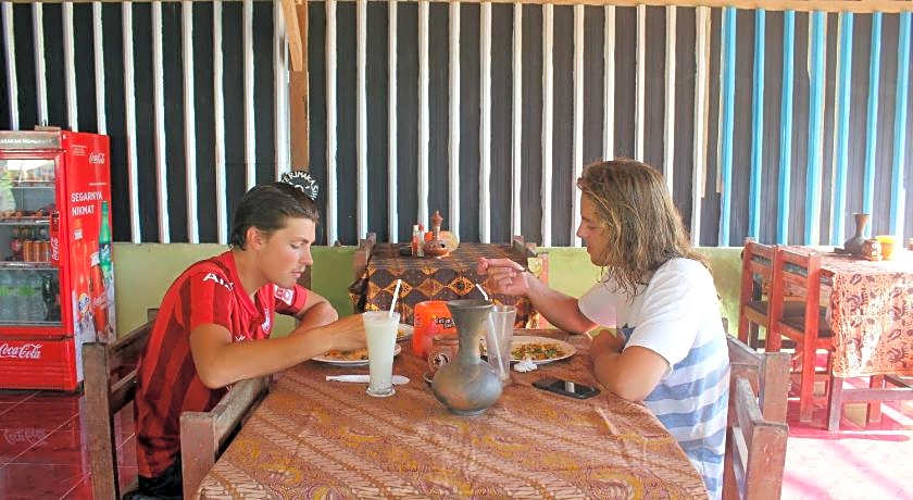 Duyung Rooms and Resto