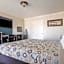 Solaire Inn & Suites