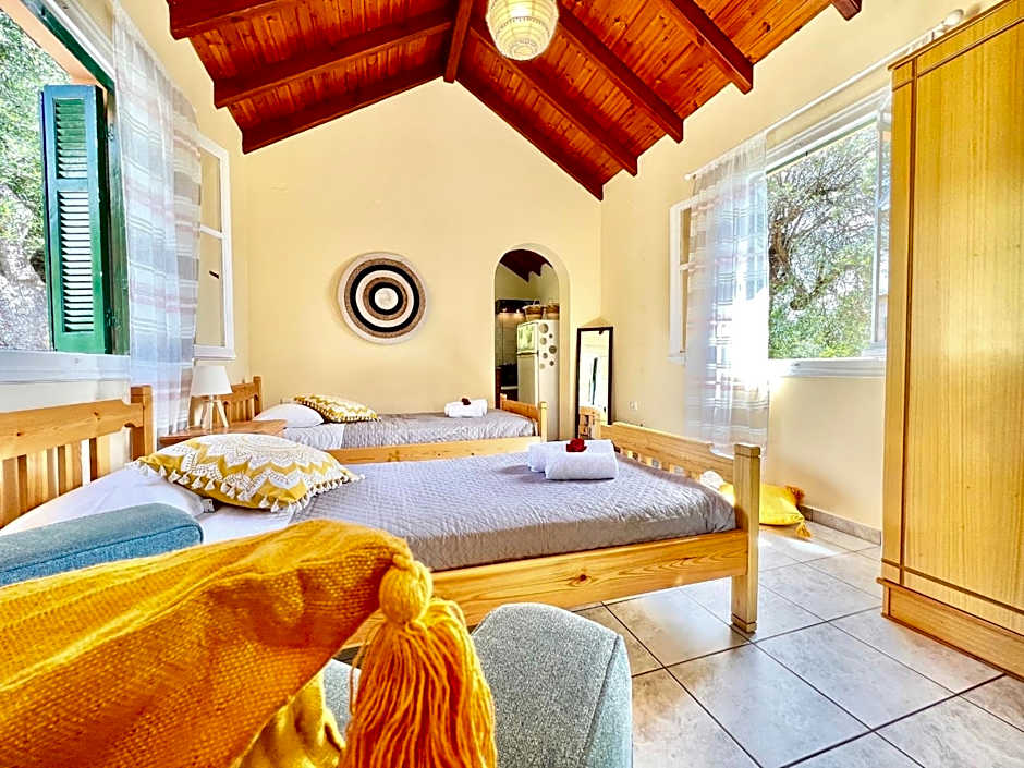 Renas Studio near Roda by DadoVillas