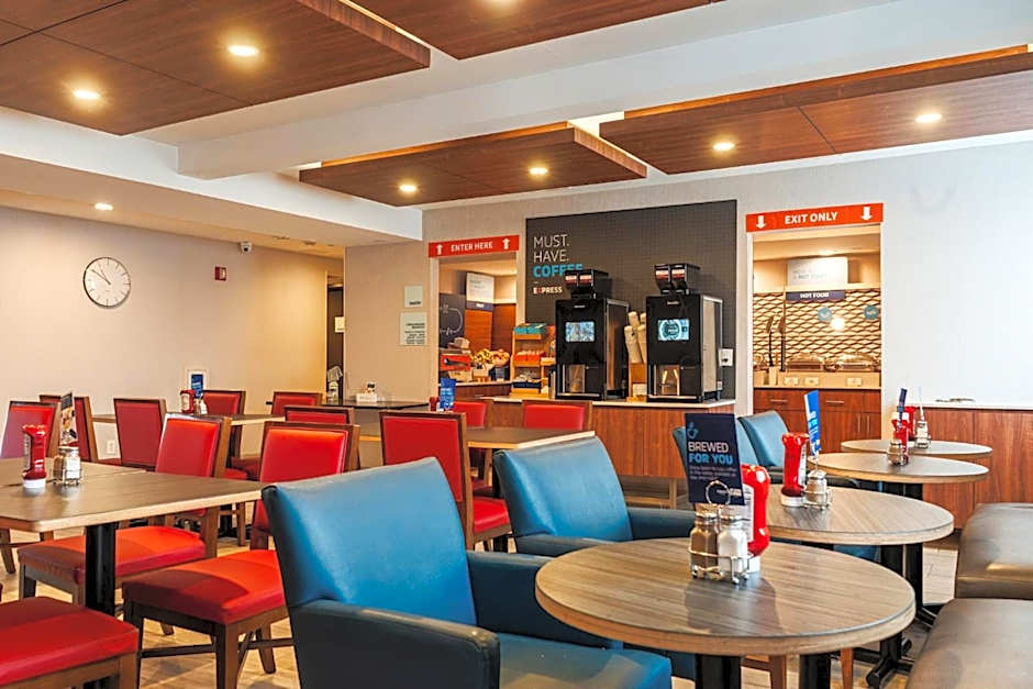 Holiday Inn Express Maspeth Hotel By IHG