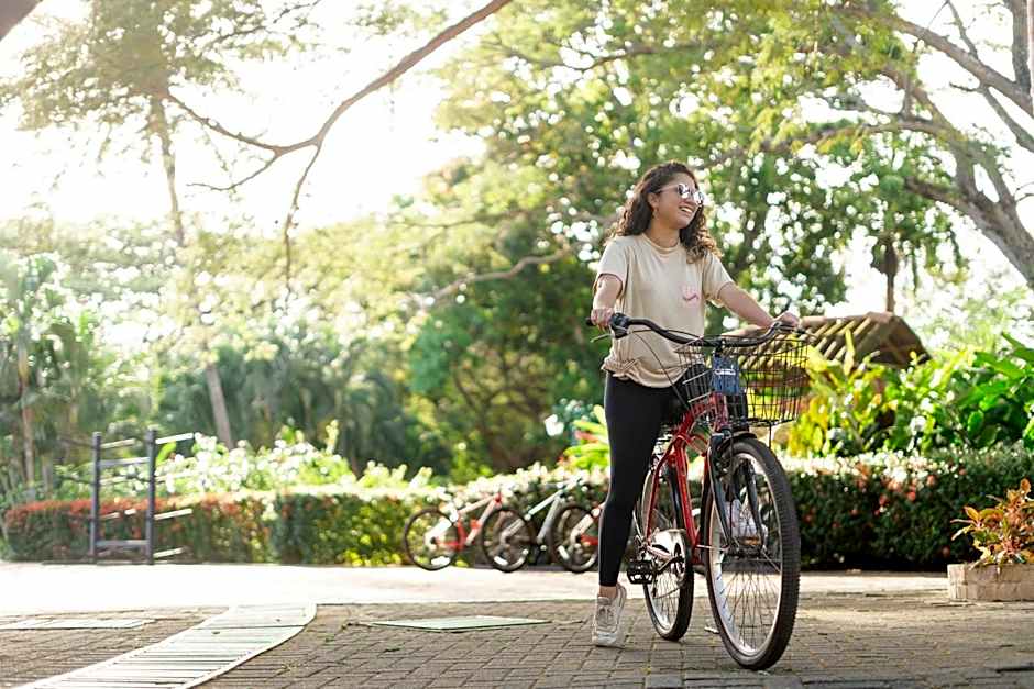 Papagayo Golden Palms Beachfront Hotel