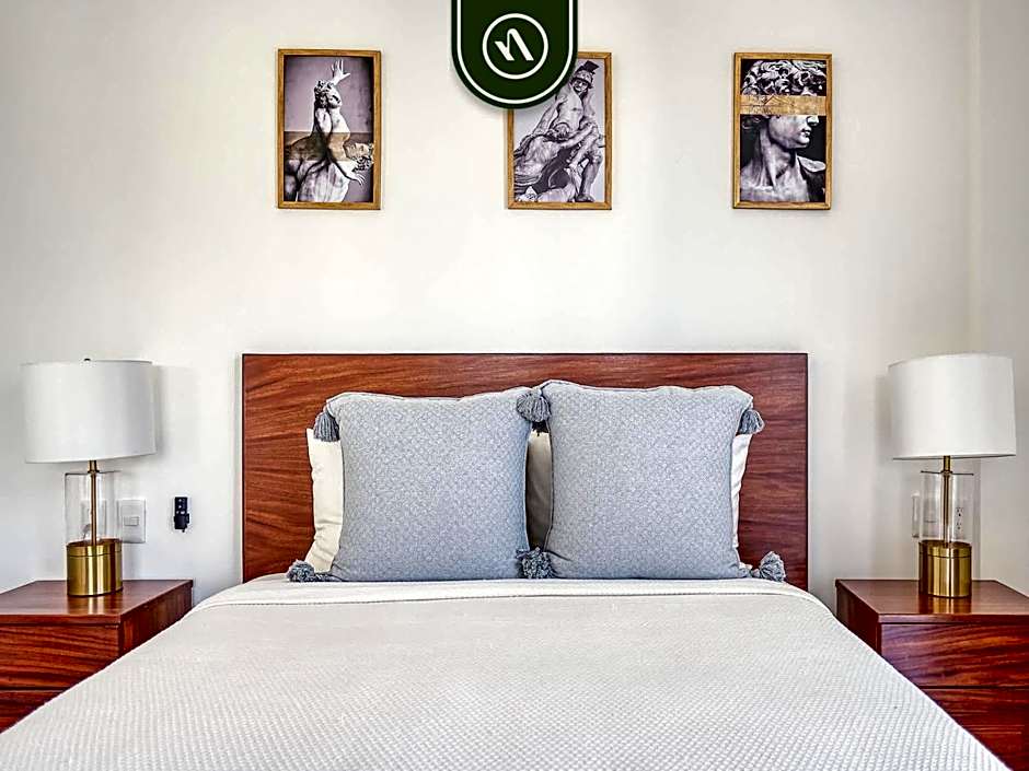 Great Design 1BR Condo - Rooftop pool