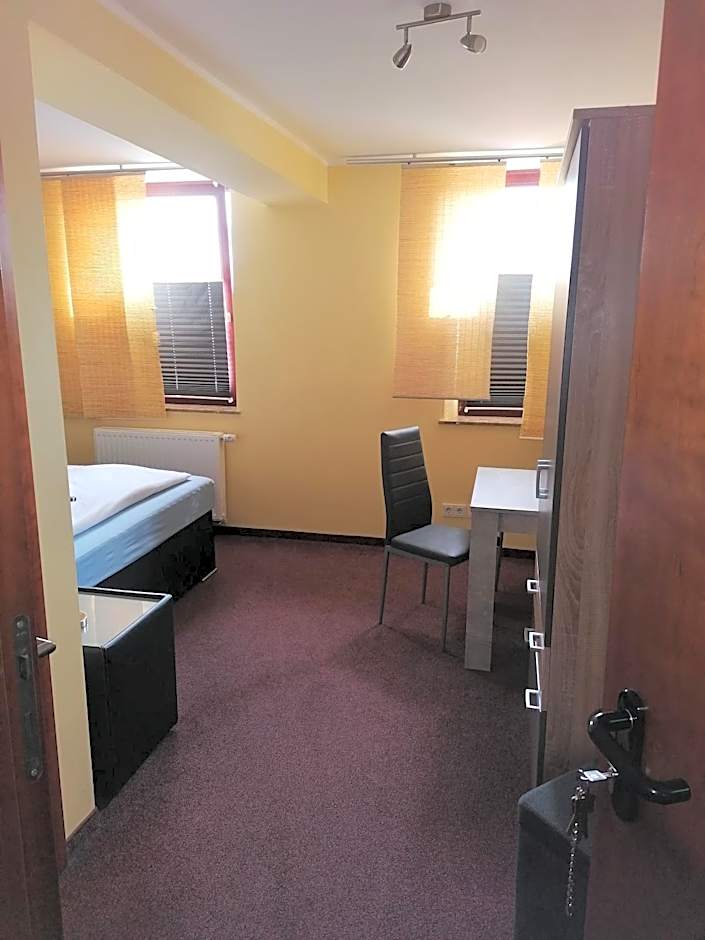 Pension Riverside in Leverkusen Hitdorf am Rhein - Zentral an der A1 und 59