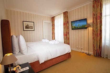 Executive Double Room - Lateral Lake View