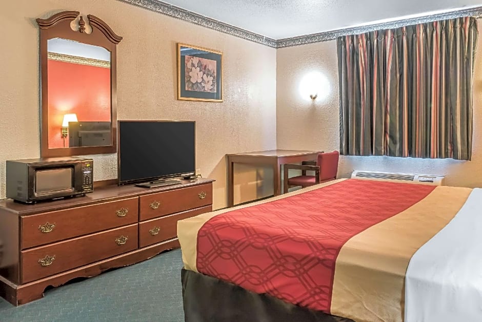 Econo Lodge Airport