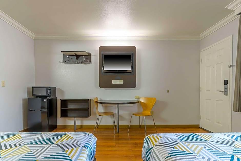 Motel 6-San Jose, CA - Convention Center