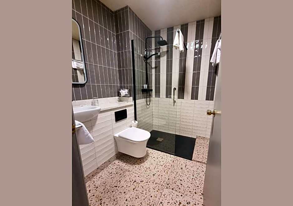 Allingham Arms Hotel