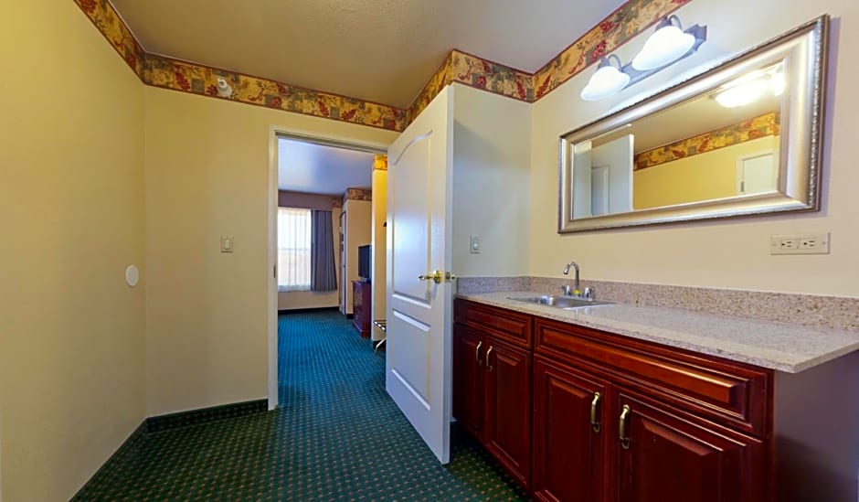 Country Inn & Suites by Radisson, Elkhart North, IN