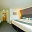 OYO Lakeside Haydock Hotel, St Helens, A580 East Lancs, Garswood Old Road