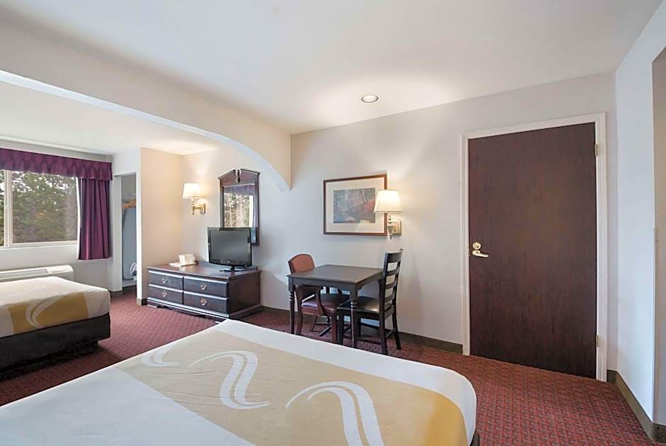 Quality Inn Grand Suites Bellingham