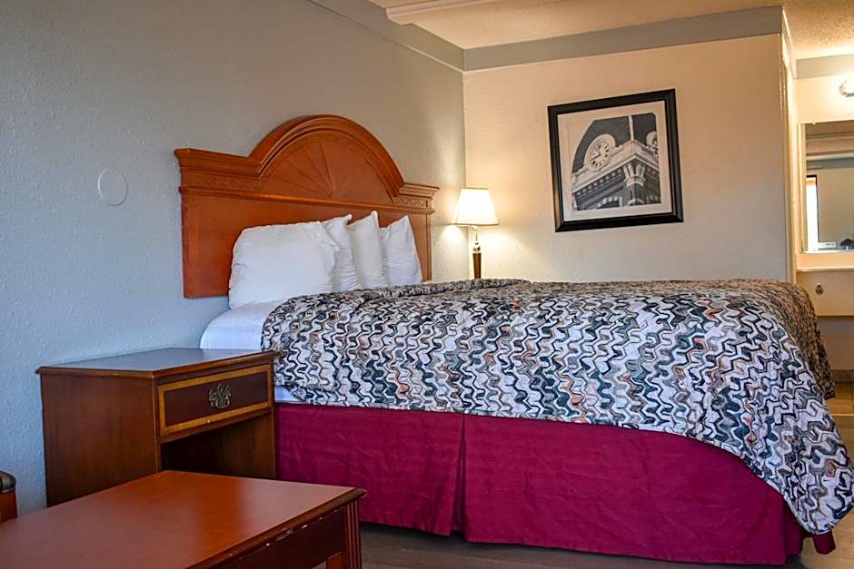 Rodeway Inn Auburn Hills - Detroit