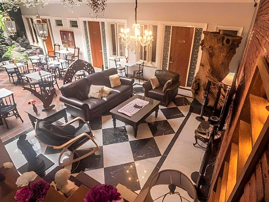 Front One Boutique Baluran Malang