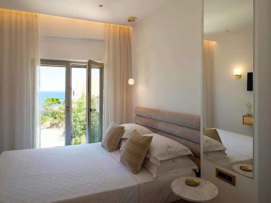 Golden Luxury Suites