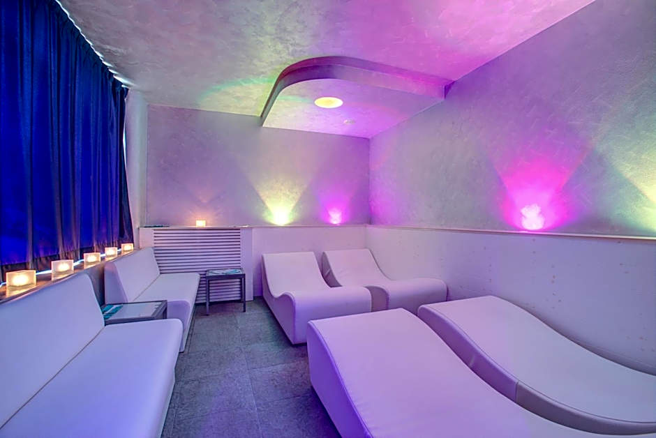 Ferretti Beach Hotel