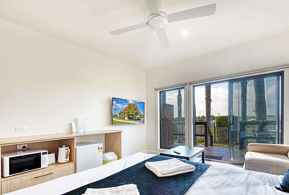 Photo 1 of 1 of Standard 1 Queen Bed