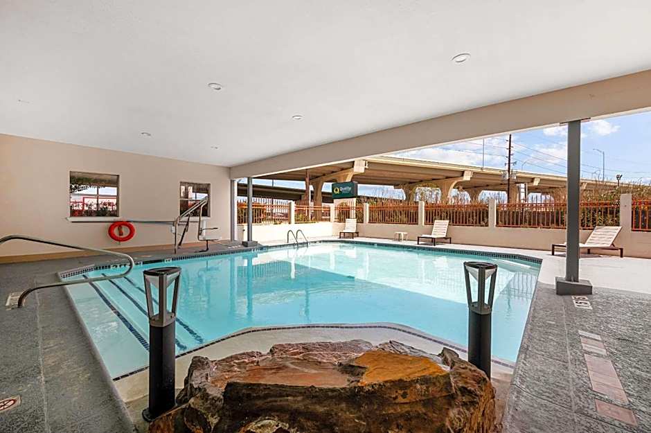 Quality Inn & Suites