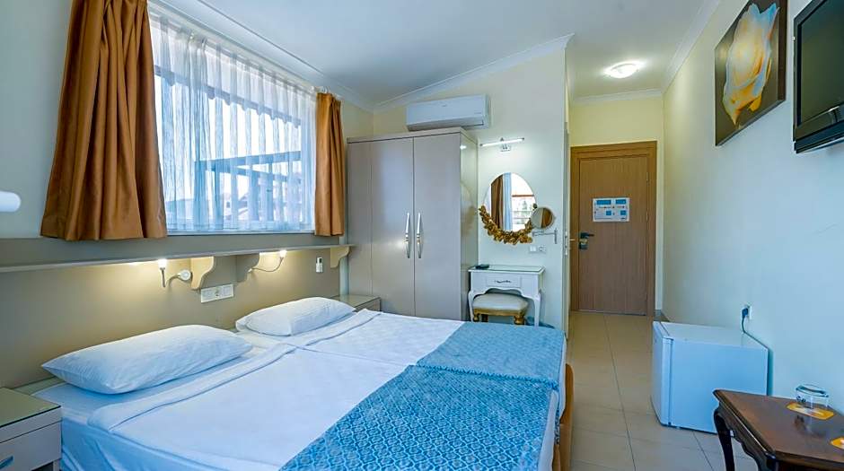 Gallion Hotel