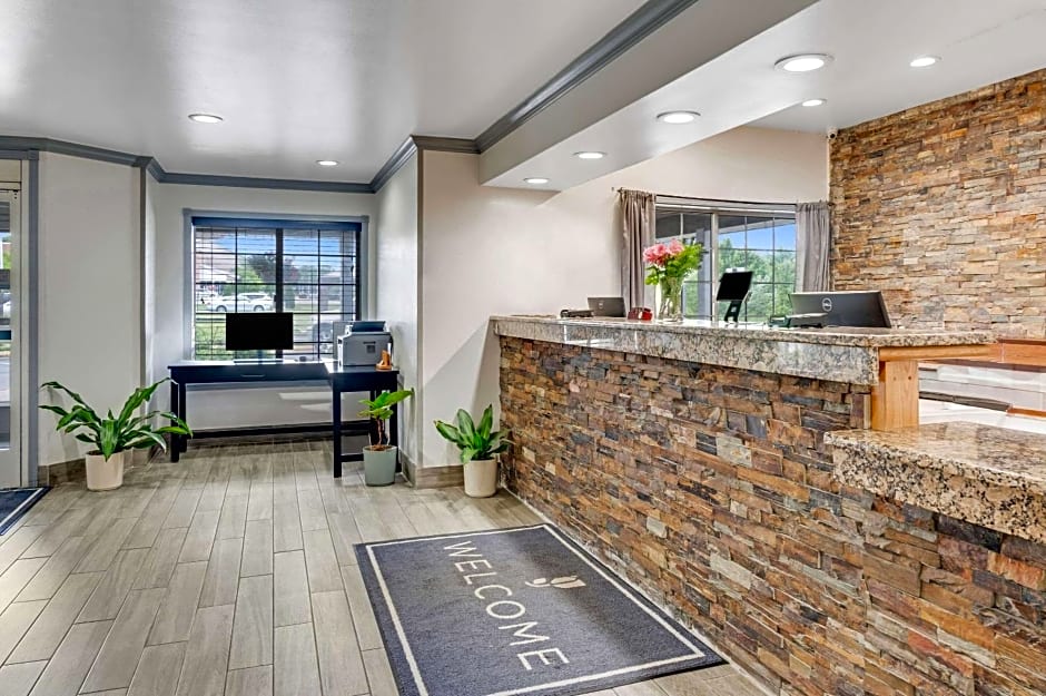 Country Inn & Suites by Radisson, Grand Rapids Airport, MI