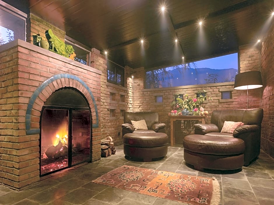 Brickyard Retreat at Mutianyu Great Wall